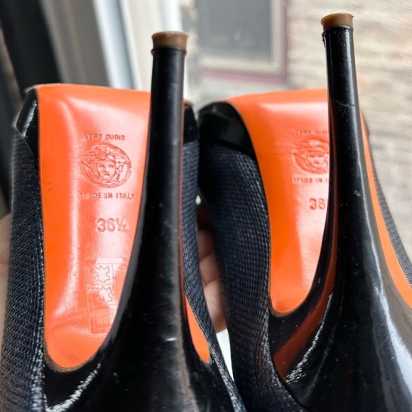 🌺VERSACE👠 Black Leather Open Toe Heels size 36 1/2 - Picture 9 of 12